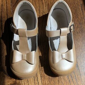 L’Amour Little Girls Gold Bow Shoes-Size 13